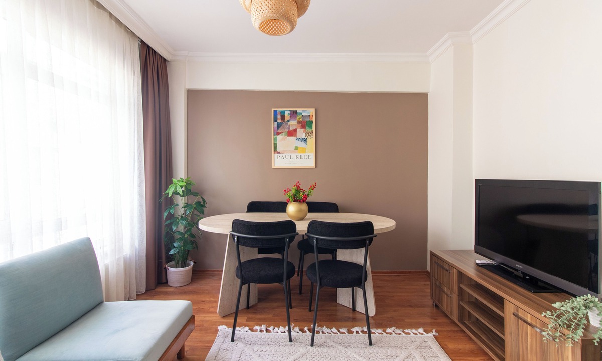 Moda Apartment | Chic 2BR Gem on Moda’s Iconic Antiques Street