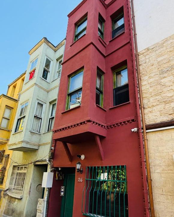 Balat Apartment | Mercan Apartments Balat- Courtyard Room