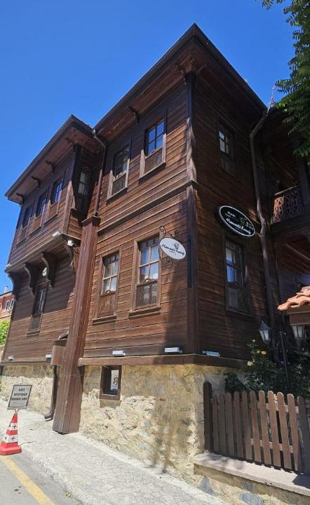 Taraklı Hotel | Hanımeli Konağı