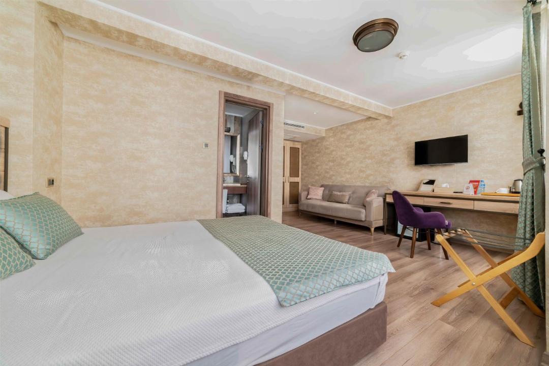 Emin Sinan Hotel | Castle Franco Suites