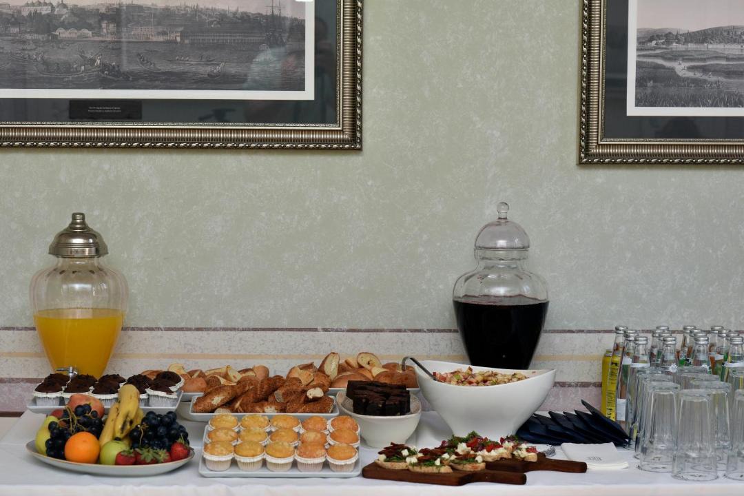 Galata Hotel | Meroddi Barnathan Hotel