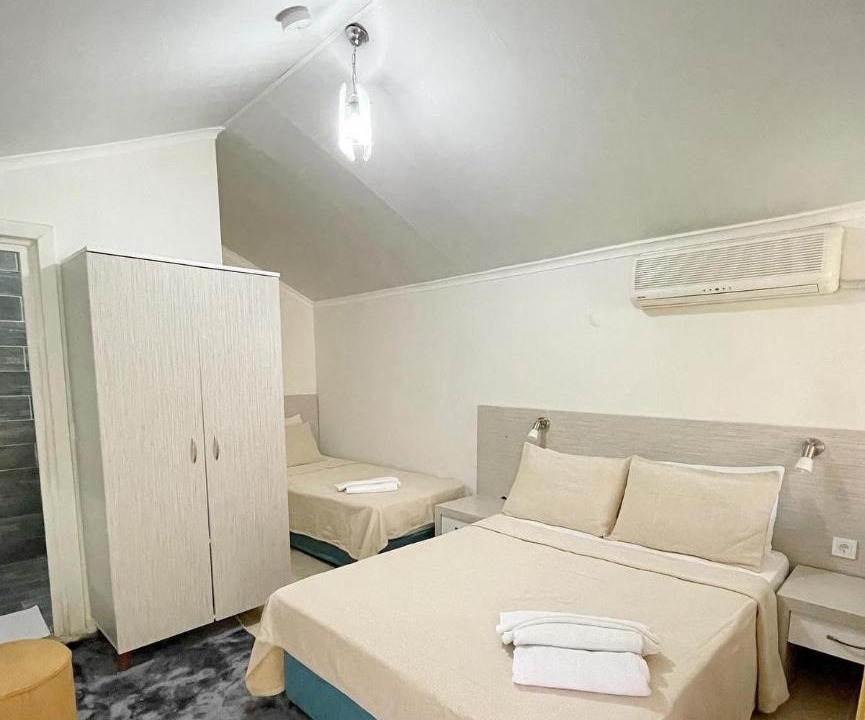 Side Hotel | MoY-Side