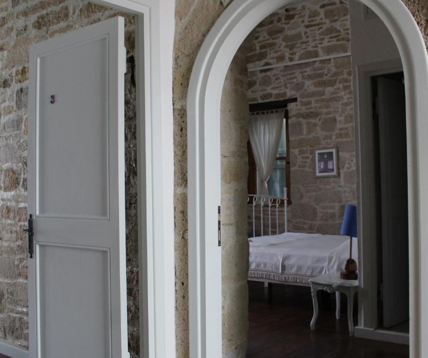 Cesme Hotel | Eski Tas Hotel