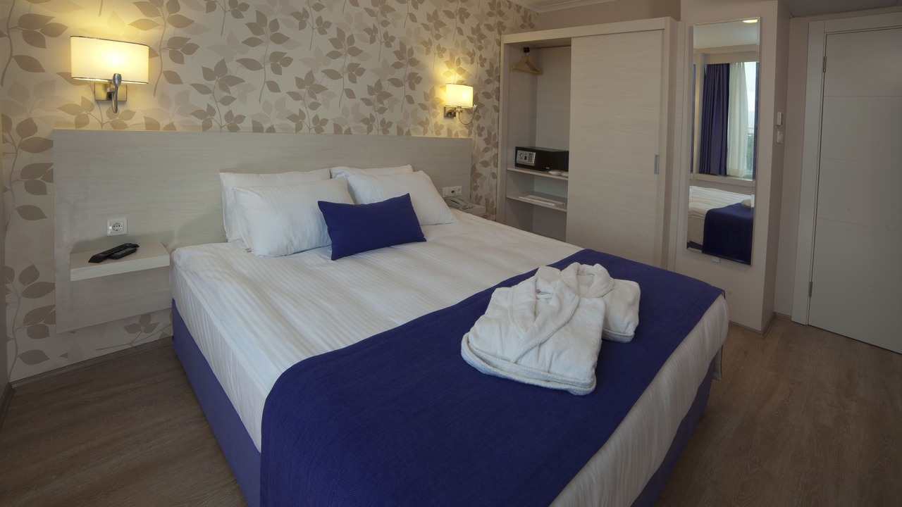 Photo of Bedroom in Izmir City Centre