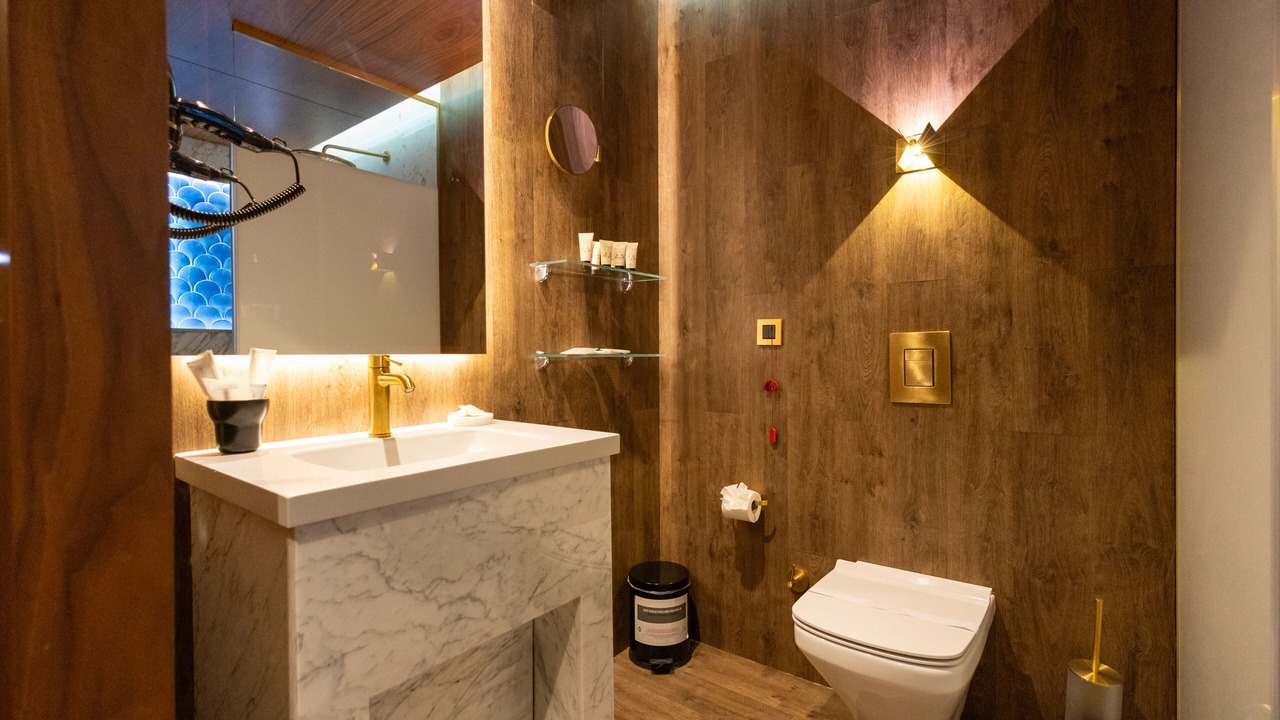 Photo of Bathroom in Old City