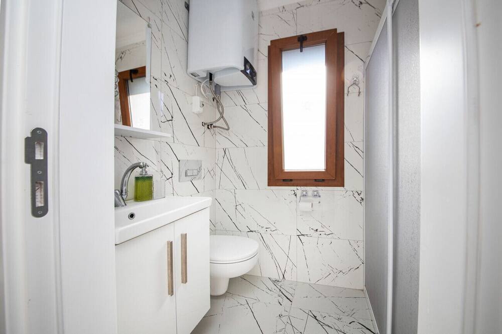 Photo of Bathroom in Golturkbuku
