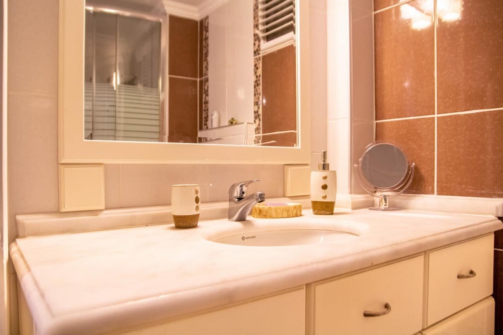 Photo of Bathroom in Konak