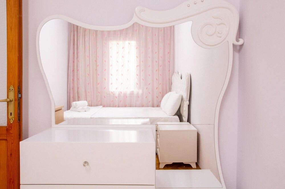 Photo of Bedroom in Karaburun