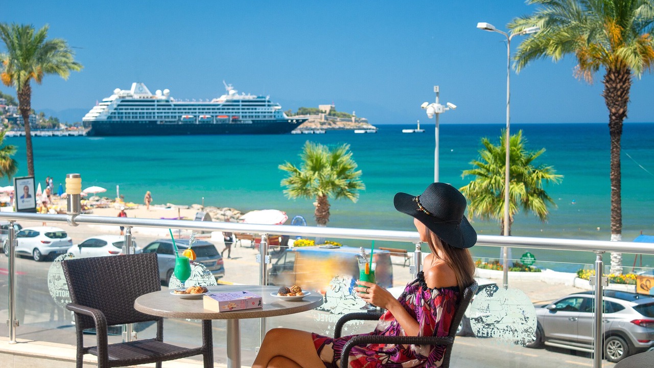 Photo of Patio Balcony in Kusadasi City Centre