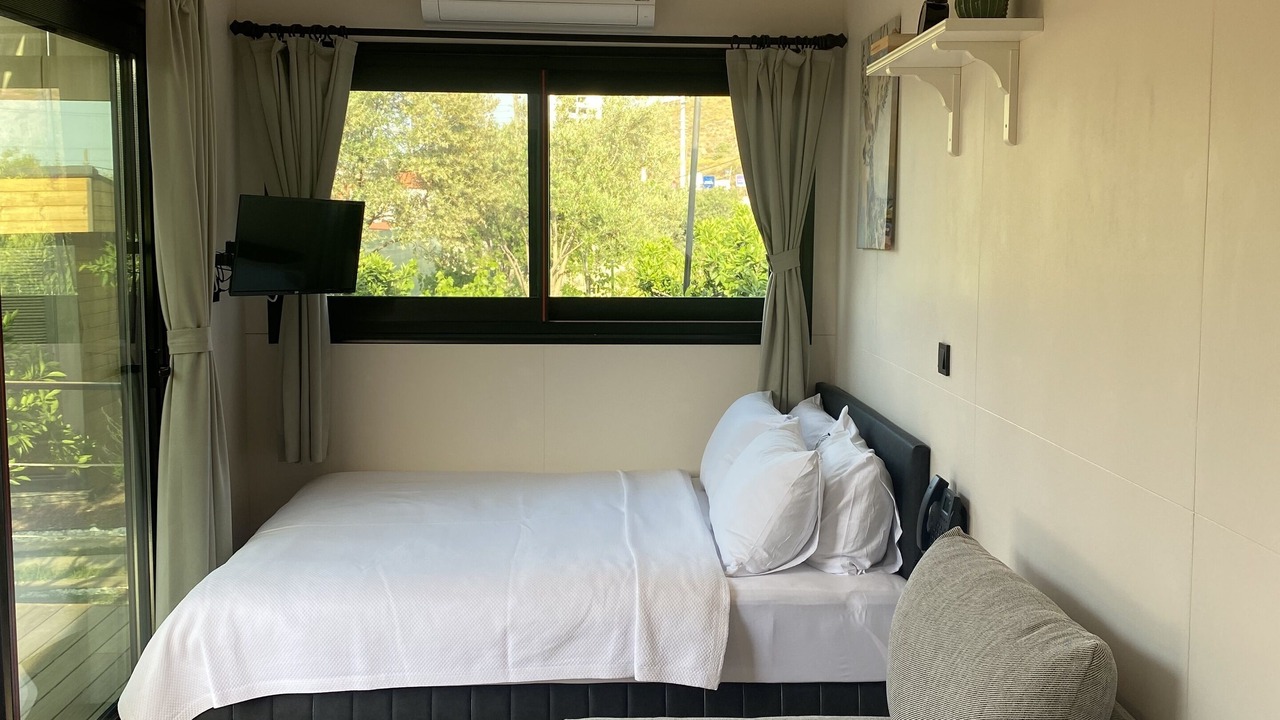 Photo of Bedroom in Karaburun