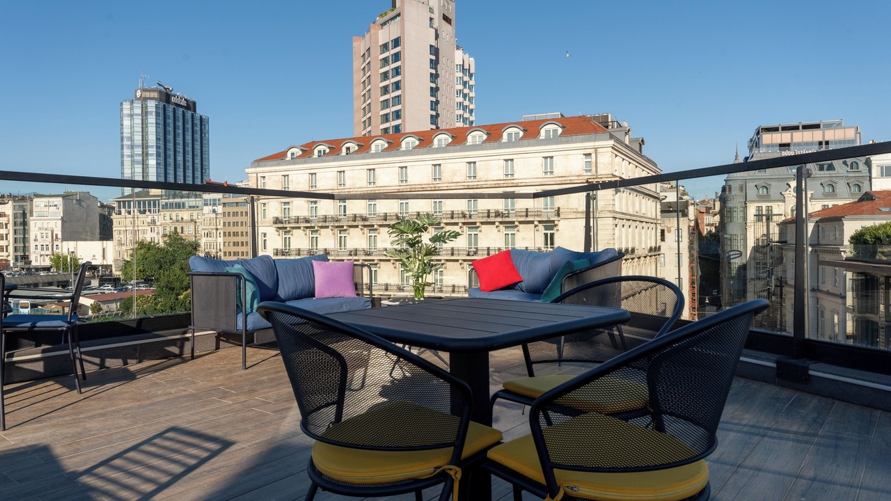 Photo of Outdoor in Pera