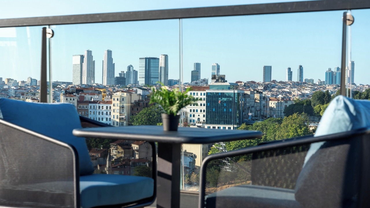 Photo of Outdoor in Pera