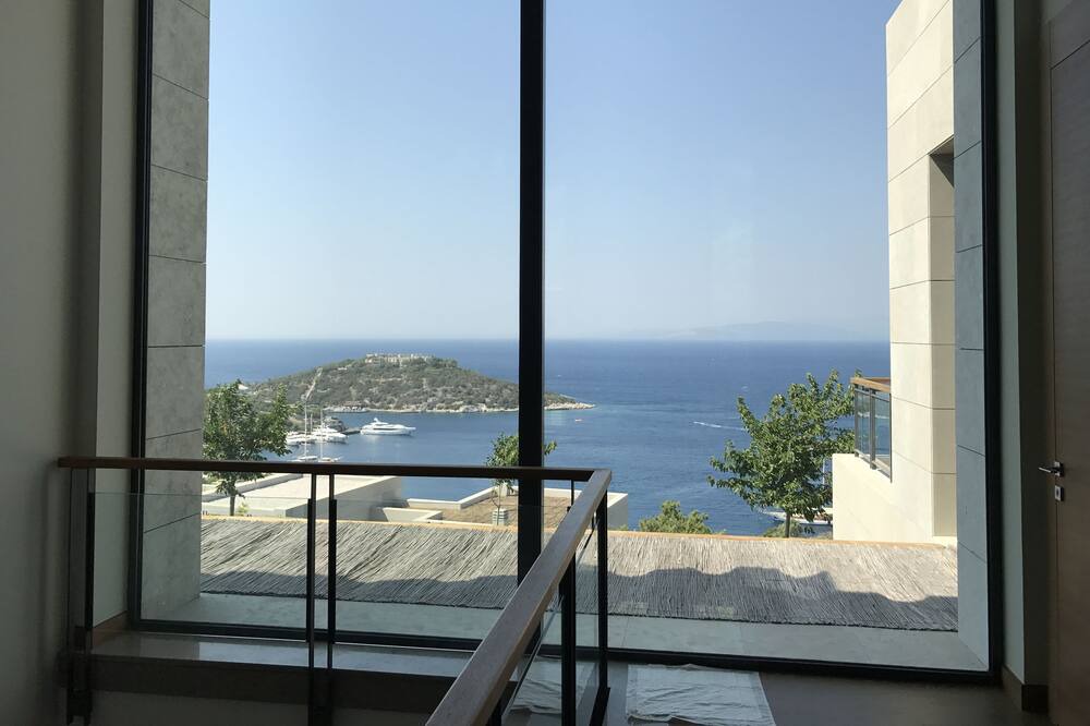 Photo of Patio Balcony in Golturkbuku