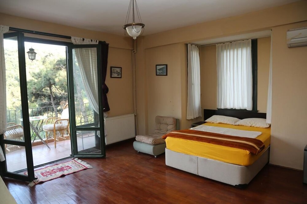 Photo of Bedroom in Adalar