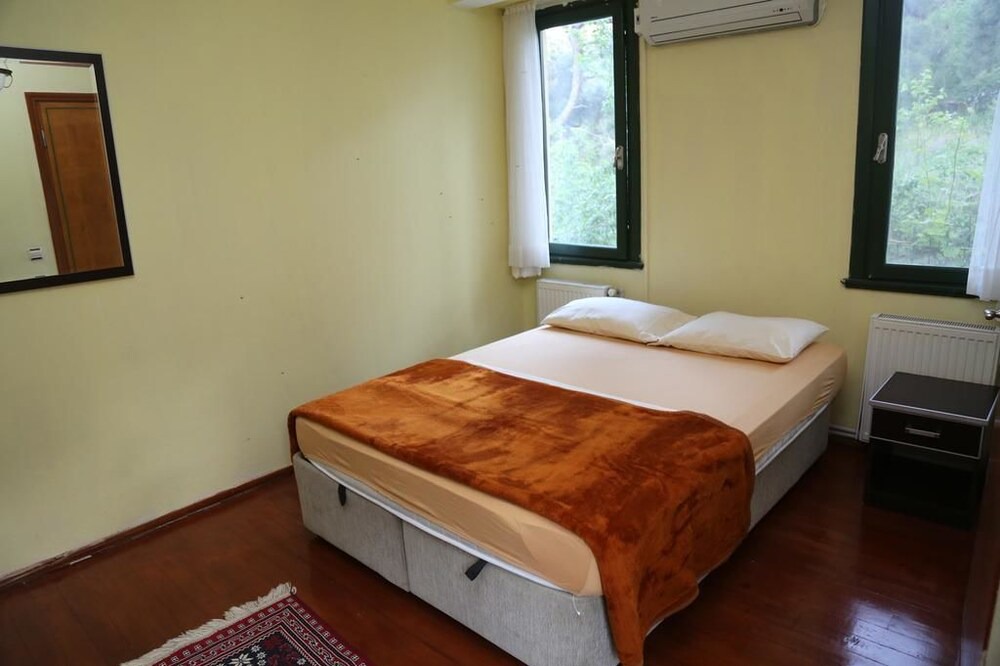Photo of Bedroom in Adalar