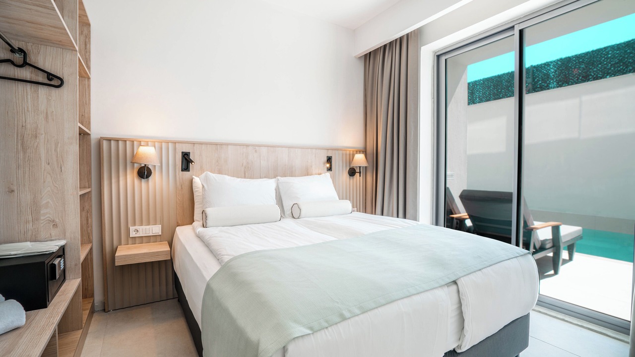 Photo of Bedroom in Side