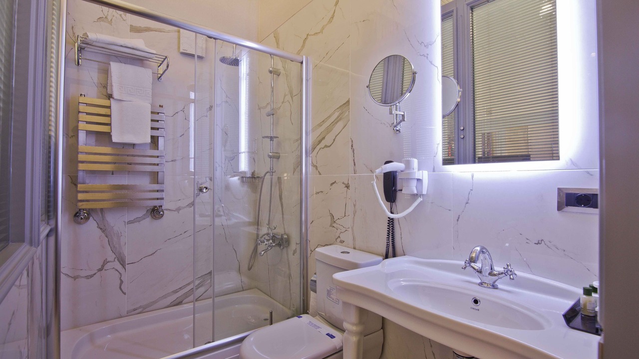 Photo of Bathroom in Adalar