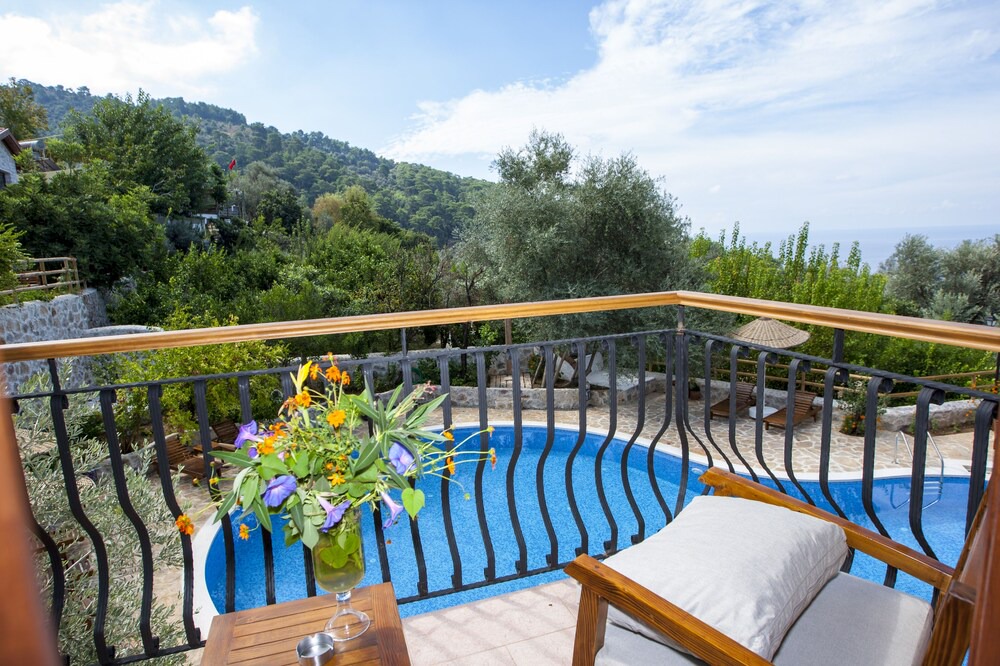 Photo of Patio Balcony in Uzunyurt