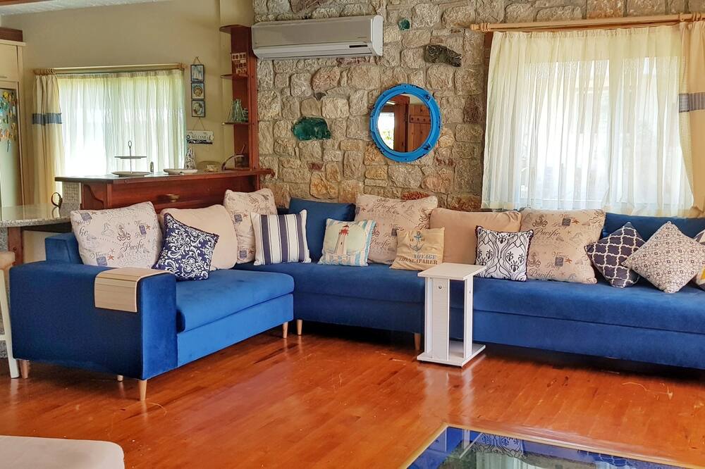 Photo of Livingroom in Bozburun