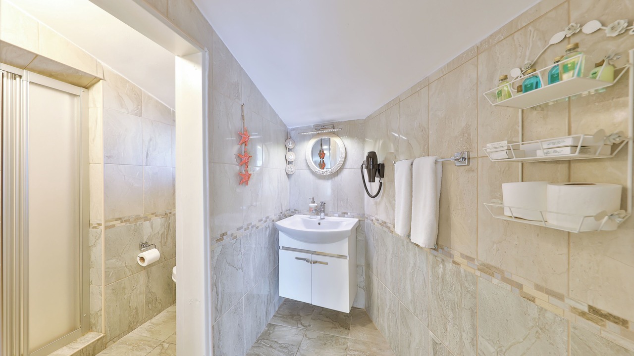 Photo of Bathroom in Adalar