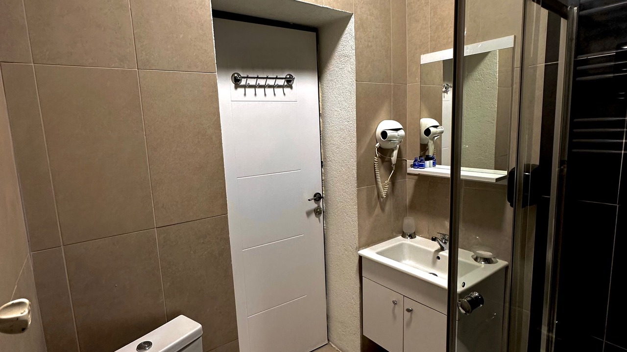 Photo of Bathroom in Pera