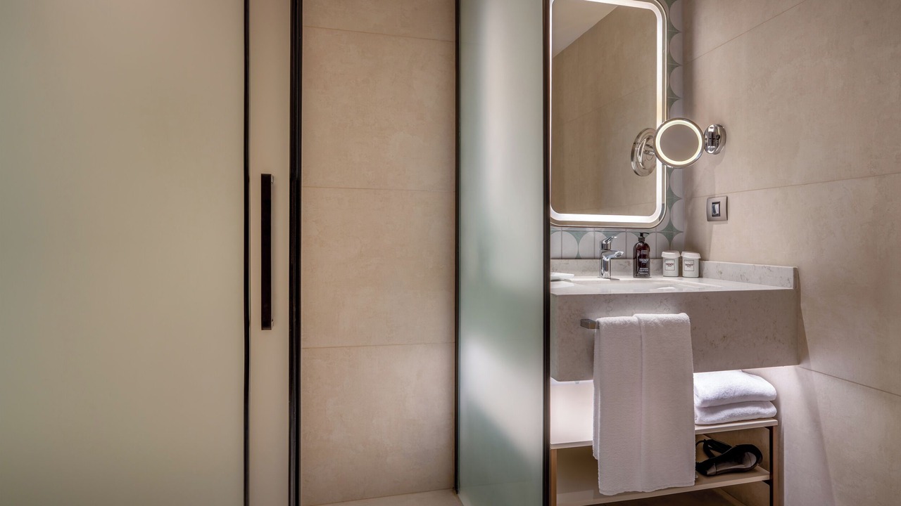 Photo of Bathroom in Kundu