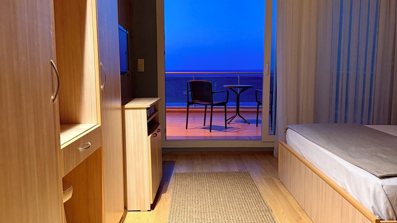 Photo of Bedroom in Karaburun