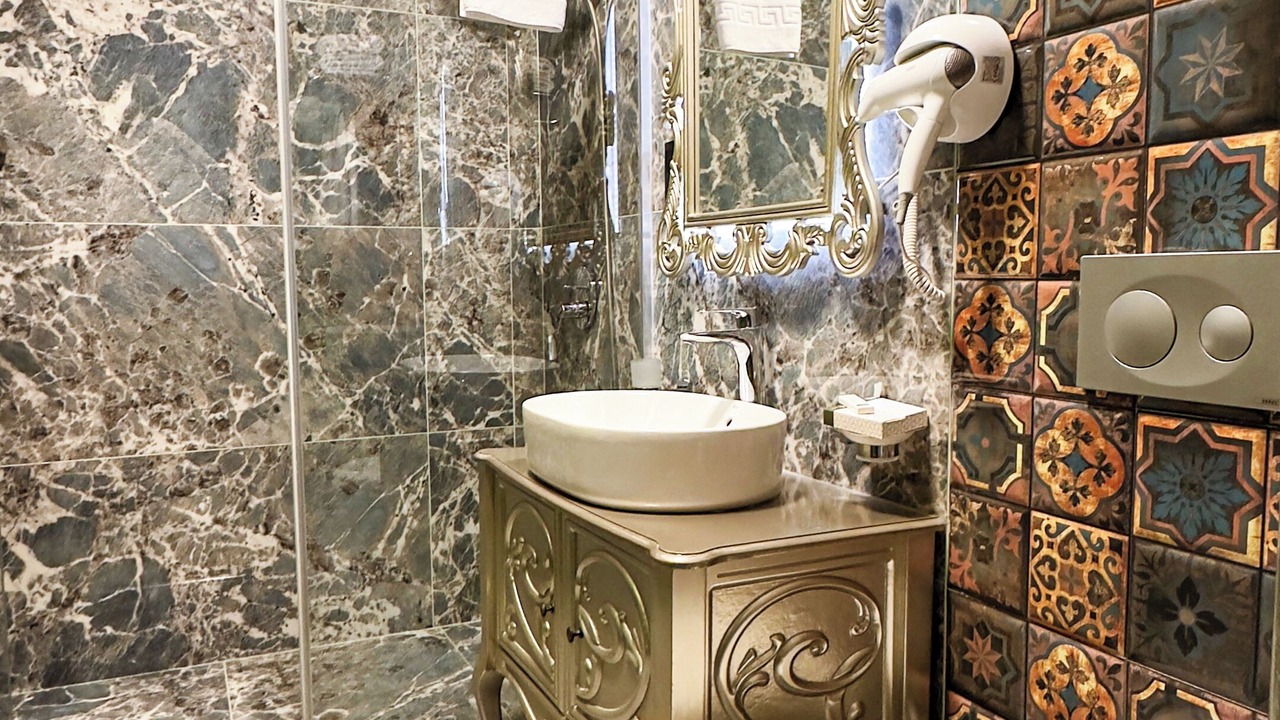 Photo of Bathroom in Old City