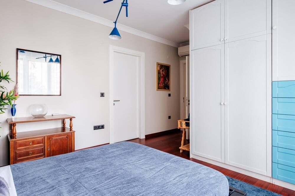 Photo of Bedroom in Fenerbahce