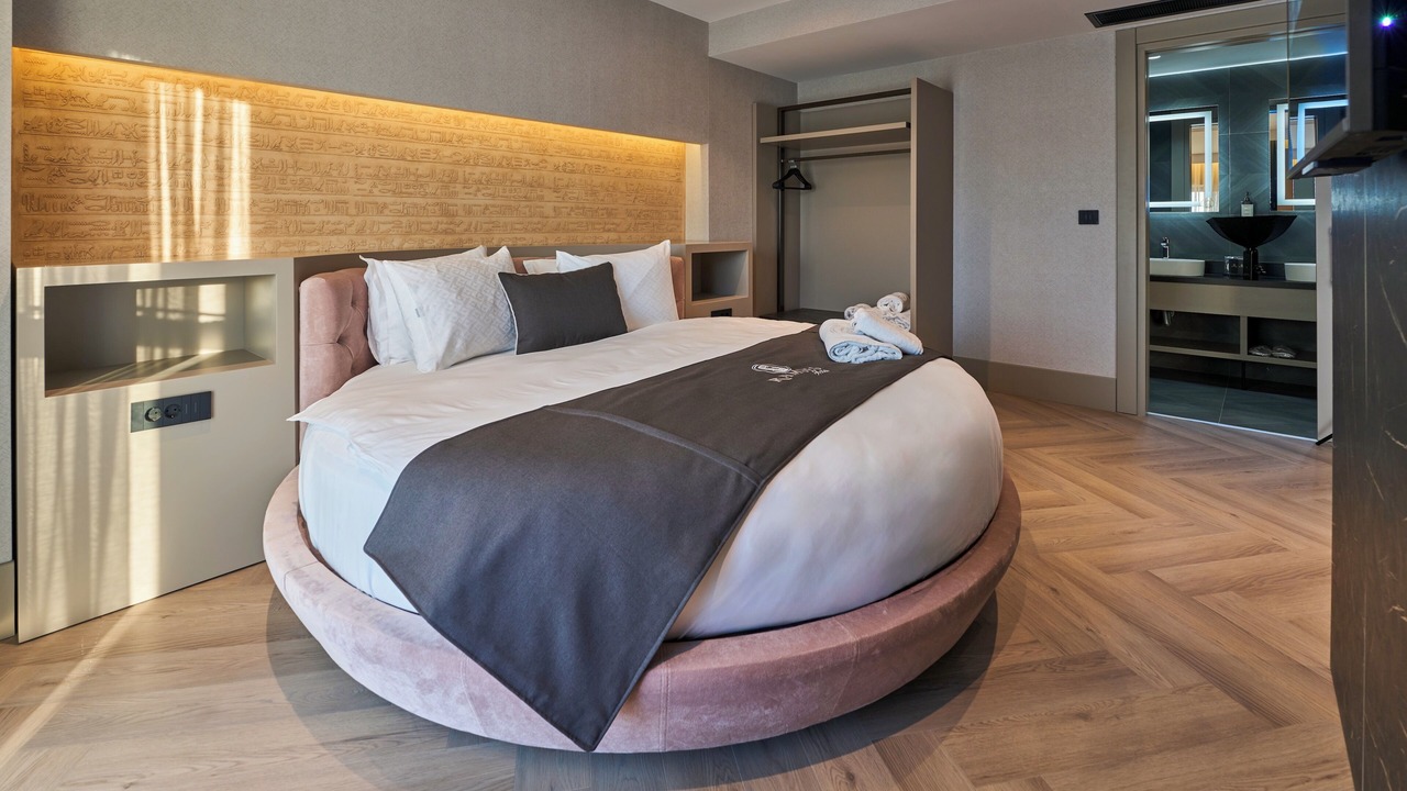 Photo of Bedroom in Izmir City Centre