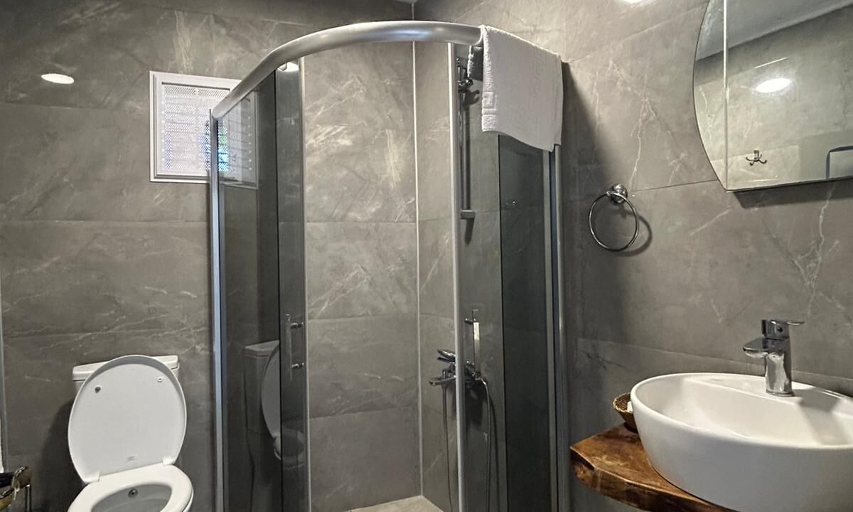 Photo of Bathroom in Behram