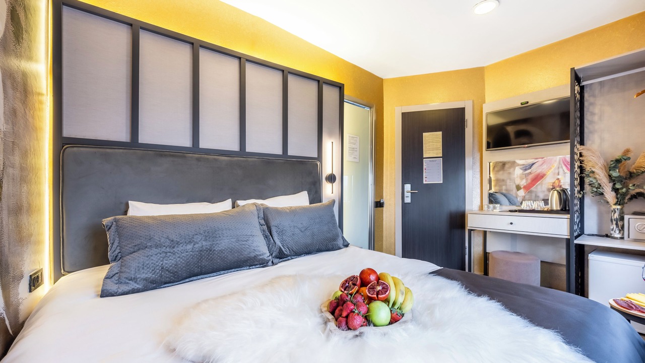 Photo of Bedroom in Pera