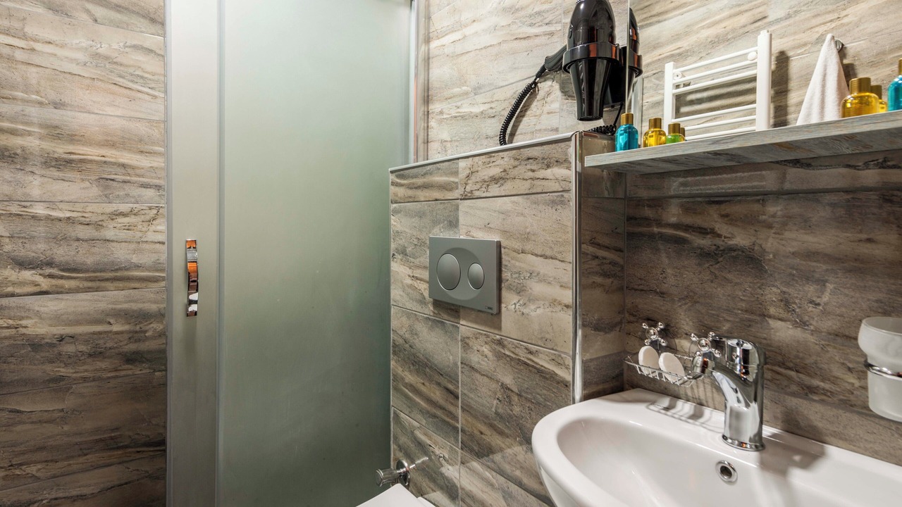 Photo of Bathroom in Cihangir