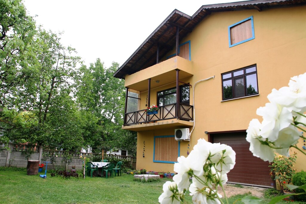 Photo of Others in Yanik