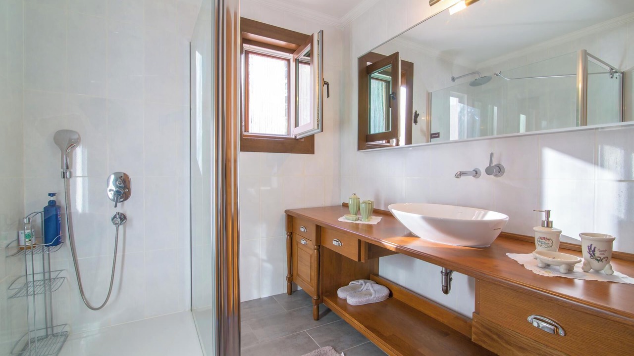 Photo of Bathroom in Islamlar