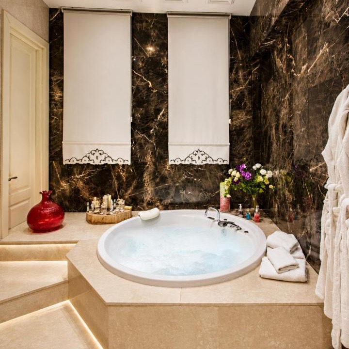 Photo of Bathroom in Old City