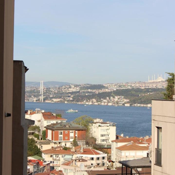 Photo of Others in Cihangir