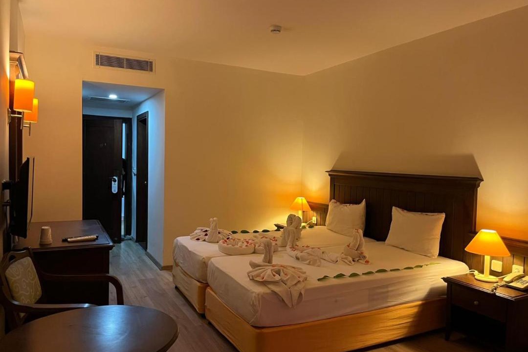 Photo of Others in Side