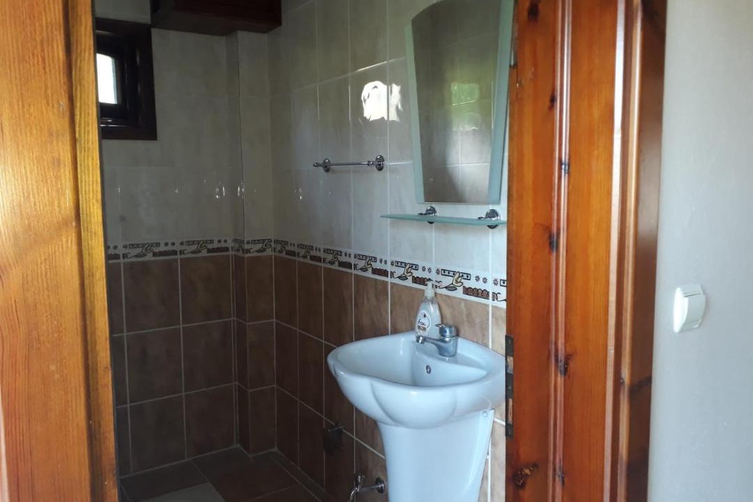 Photo of Bathroom in Yanik