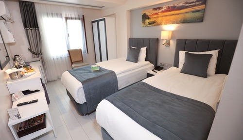 Standard Twin Room