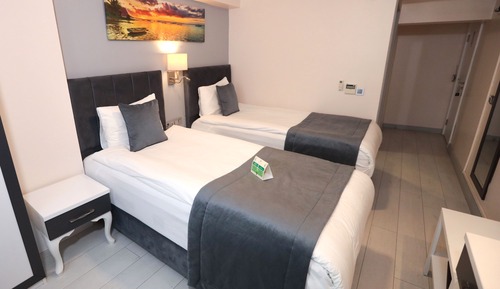 Economy Twin Room