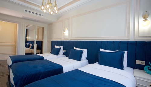 King Suite with Three Bedroom