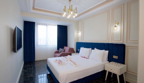 Presidental Suite with Three Bedroom