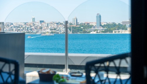 Panoramic Penthouse with Sea View