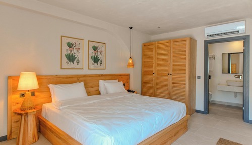 Grand Double Room, 1 Queen Bed with Sofa bed, Non Smoking, City View