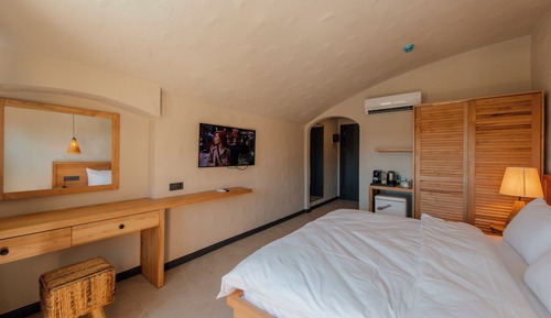 Comfort Double Room, 1 Queen Bed, Pool View