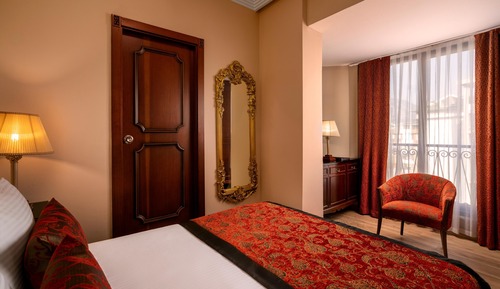 Economy Room