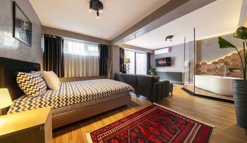 Romantic Studio Suite, 1 Queen Bed with Sofa bed, Garden View