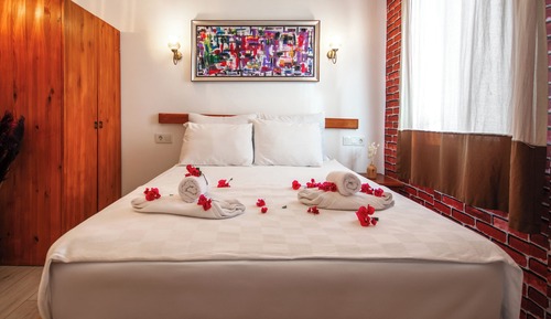 Classic Double Room, 1 Bedroom, Courtyard Area