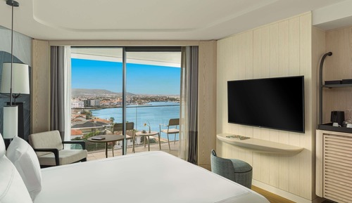 Suite, Sea View, Corner
